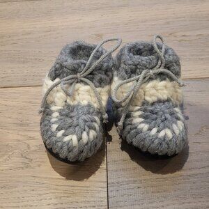Baby Merino Wool Booties shoe size 0-3